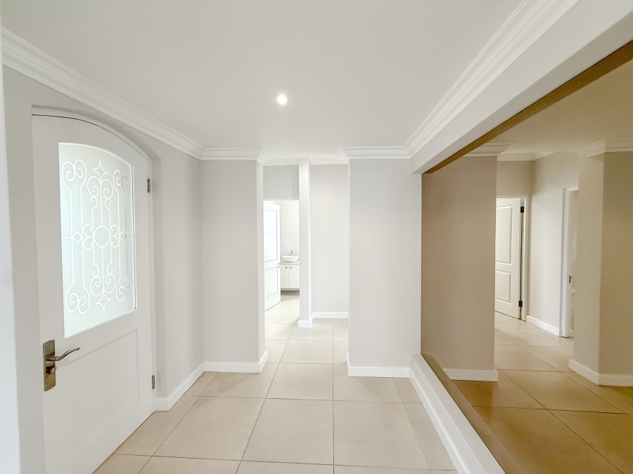 2 Bedroom Property for Sale in Baron View Western Cape